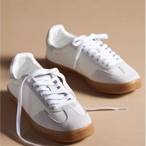 BNIB Keys White Sneaker 
Jeffrey Campbell